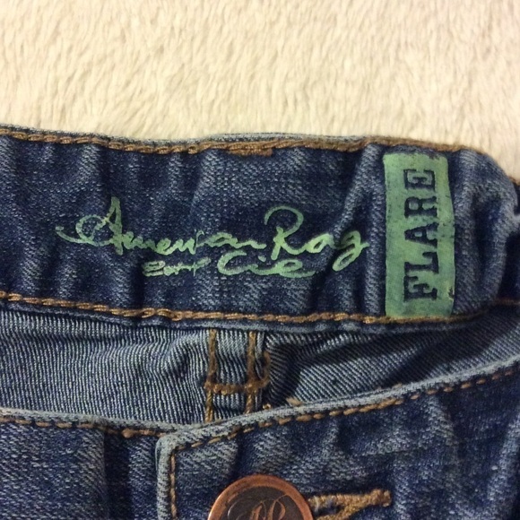 ✅HOST Pick✅ American Rag Cie Flare Jeans, Size 2/4 - Picture 3 of 5